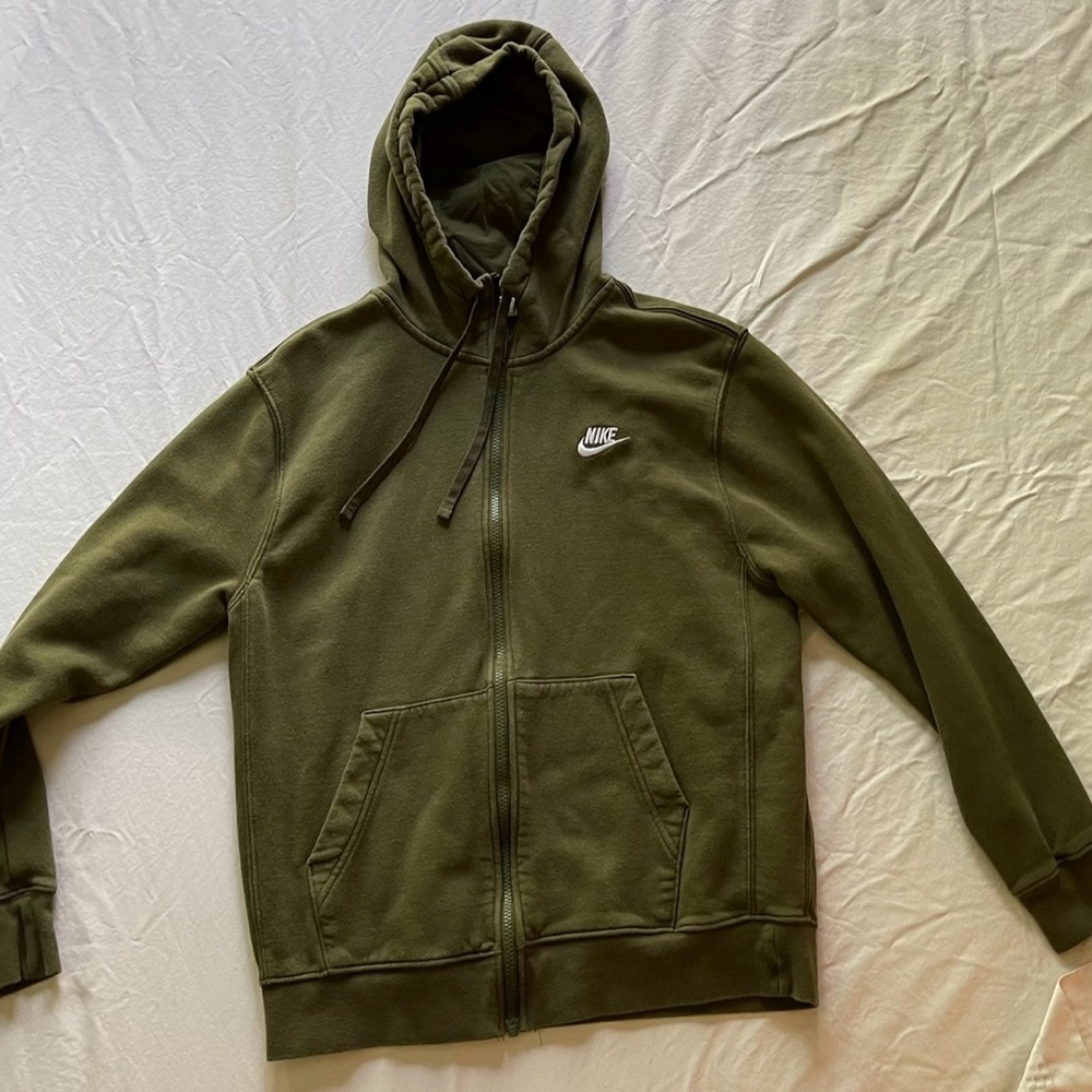 Nike Sportswear Club
Fleece Men's Full Zip
Hoodie (Olive Green)